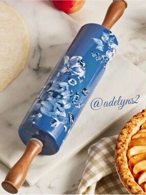 🌺 HTF 2025 🌺 New Pioneer Woman Delilah Ceramic Rolling Pin Wood Handles, Blue